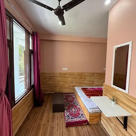 Kasolview Homestay And Peace Inn Cafe Room photo