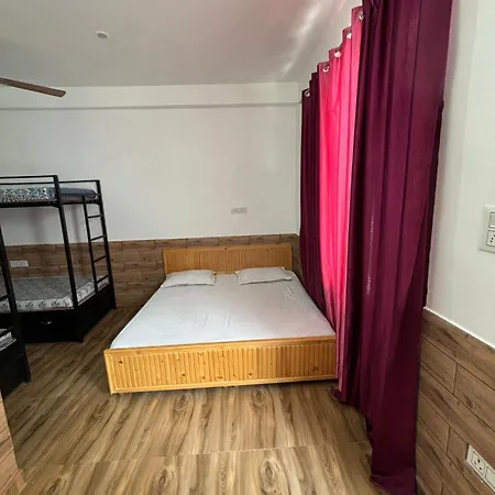 Kasolview Homestay And Peace Inn Cafe Room photo