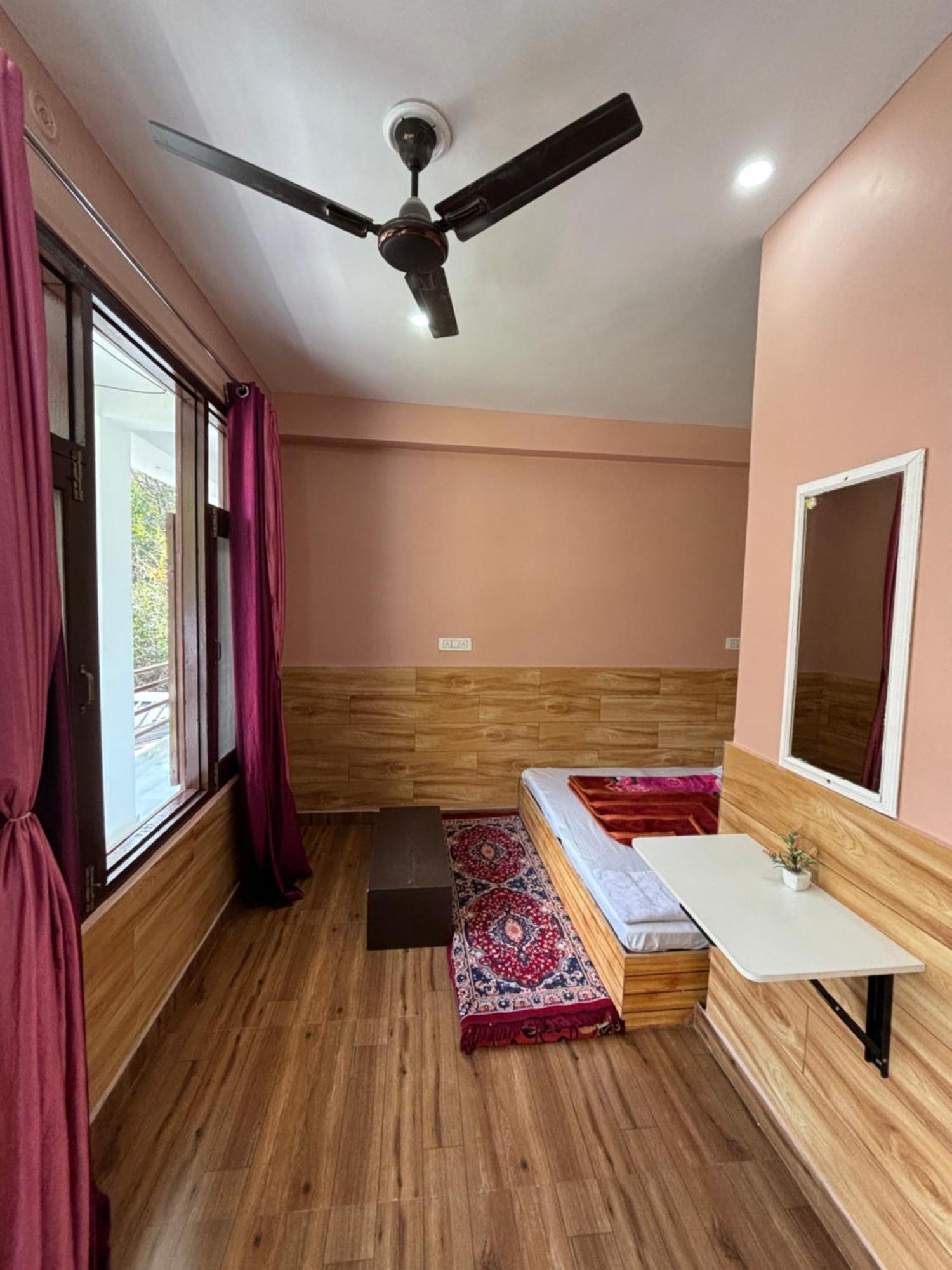 Kasolview And Peace Cafe Homestay Kasol