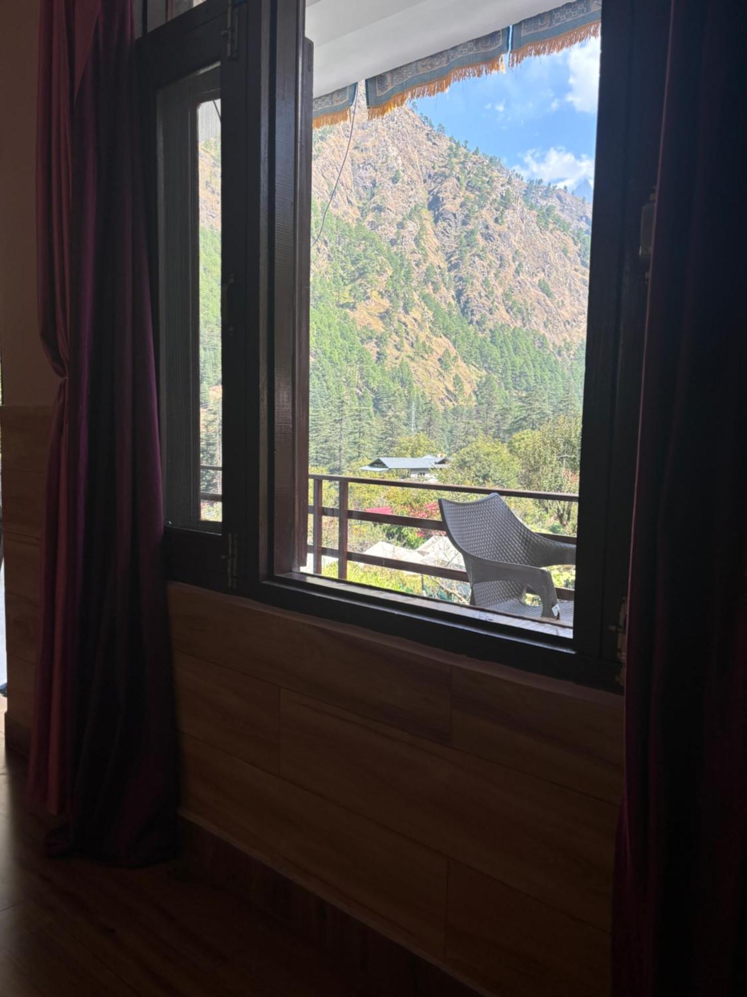 Kasolview And Peace Cafe Kasol