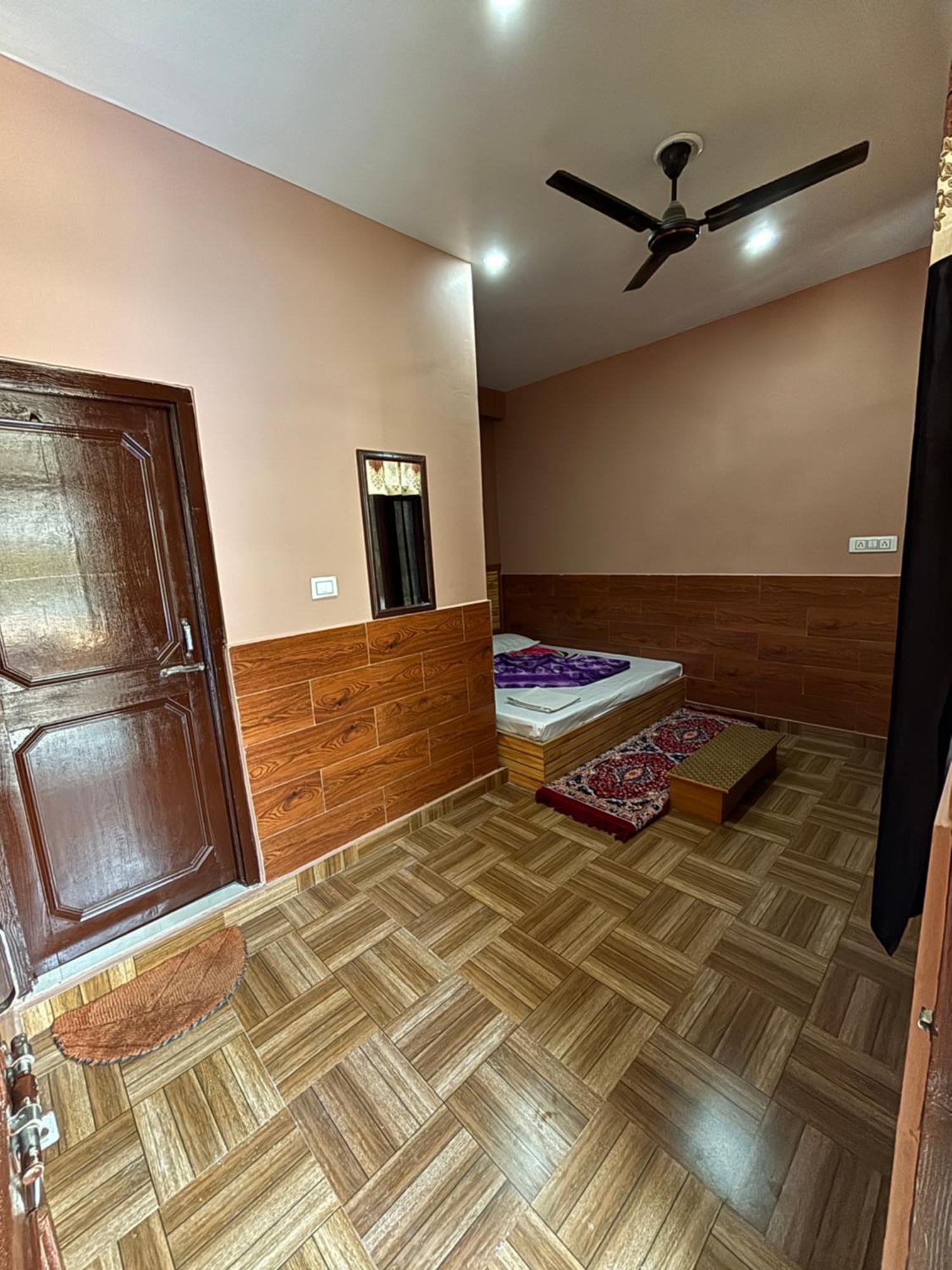 Kasolview And Peace Cafe Homestay