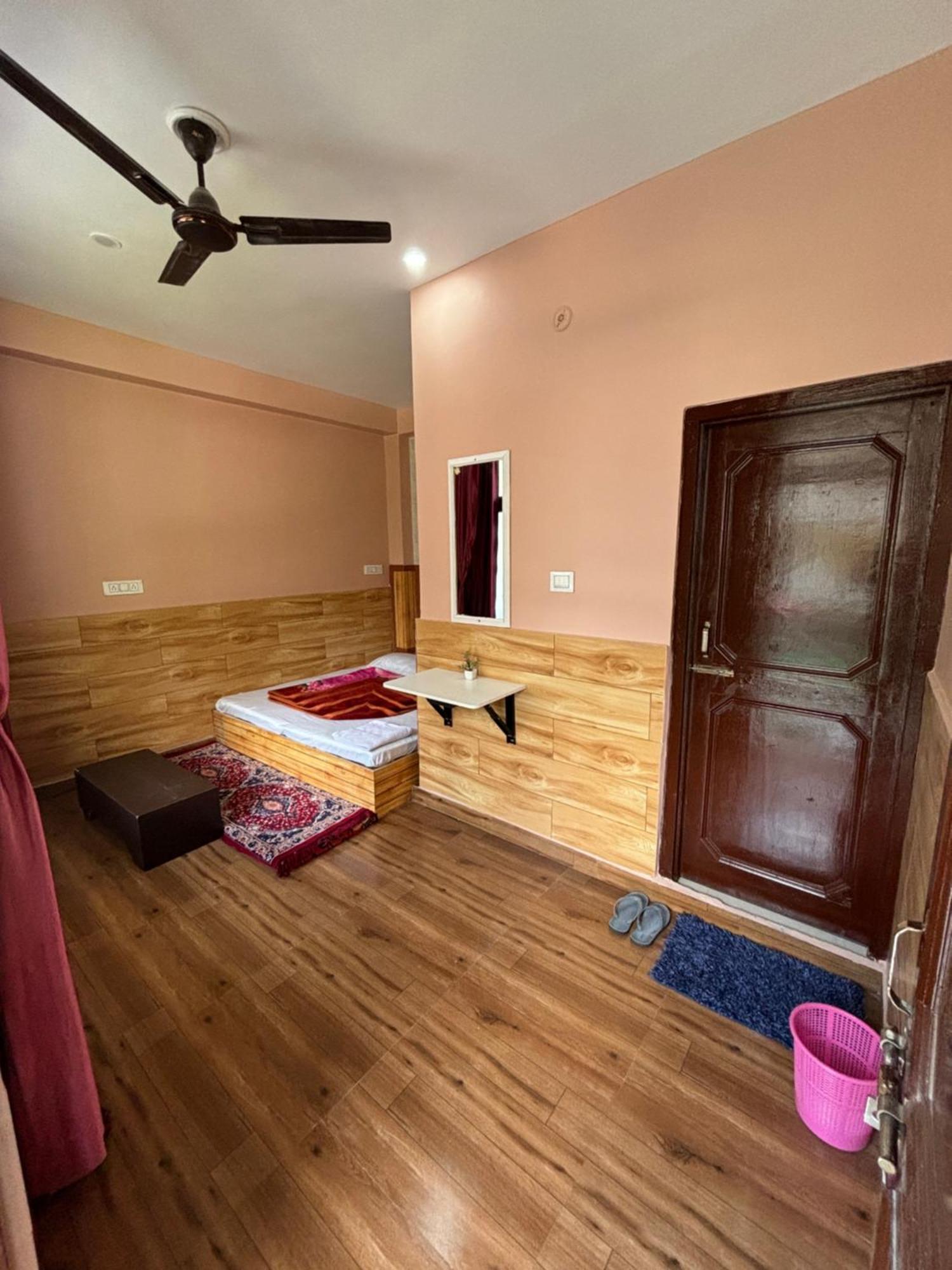 Kasolview And Peace Cafe Homestay