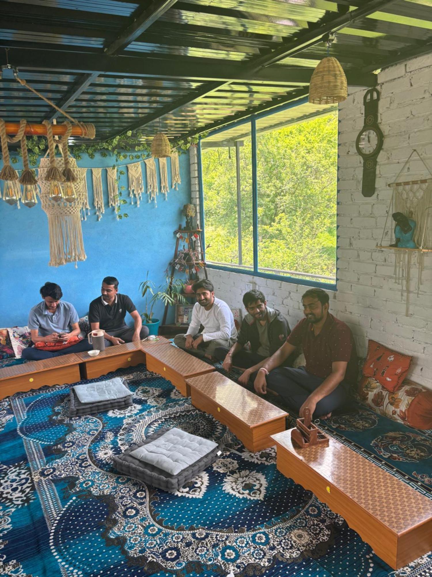 Homestay Kasolview And Peace Cafe