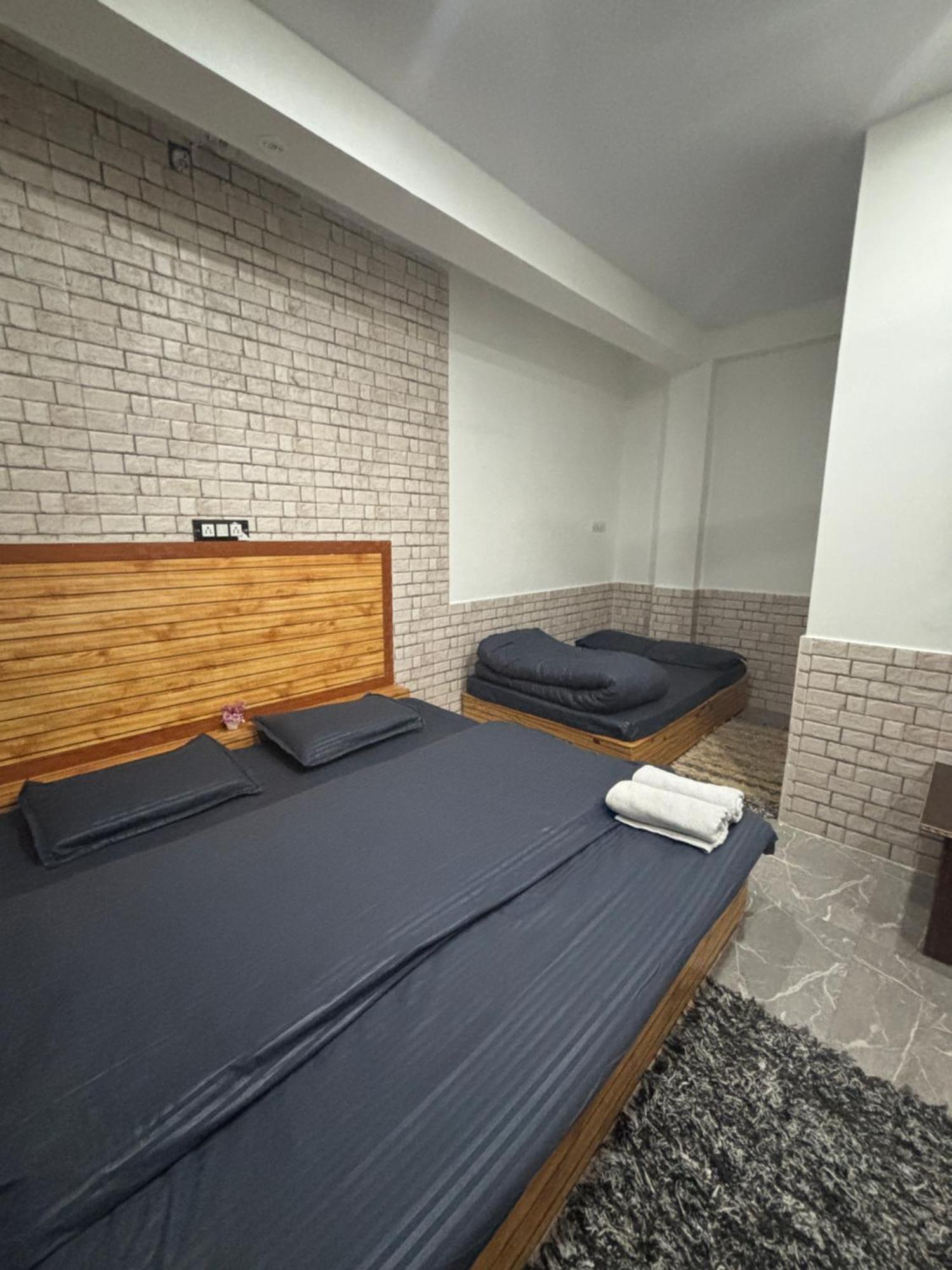 Homestay Kasolview And Peace Cafe